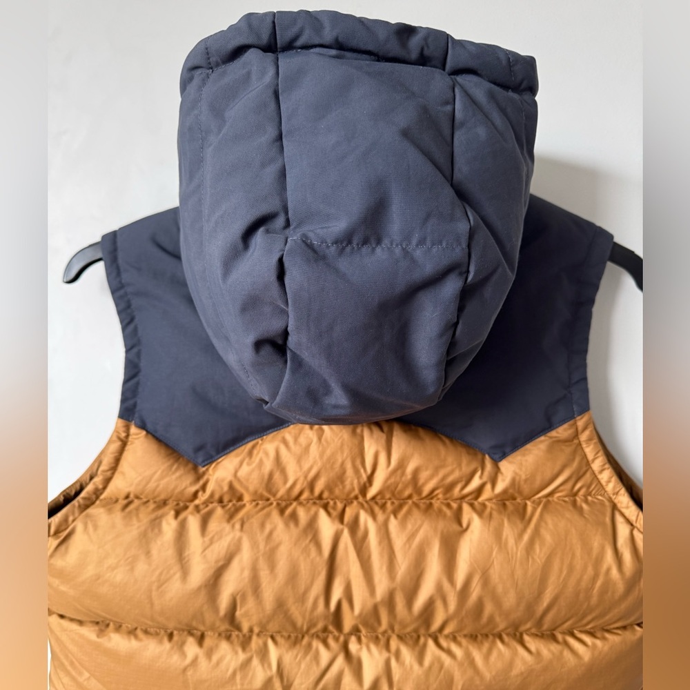 Patagonia Women's Bivy Hooded Vest Size M - Picture 8 of 16